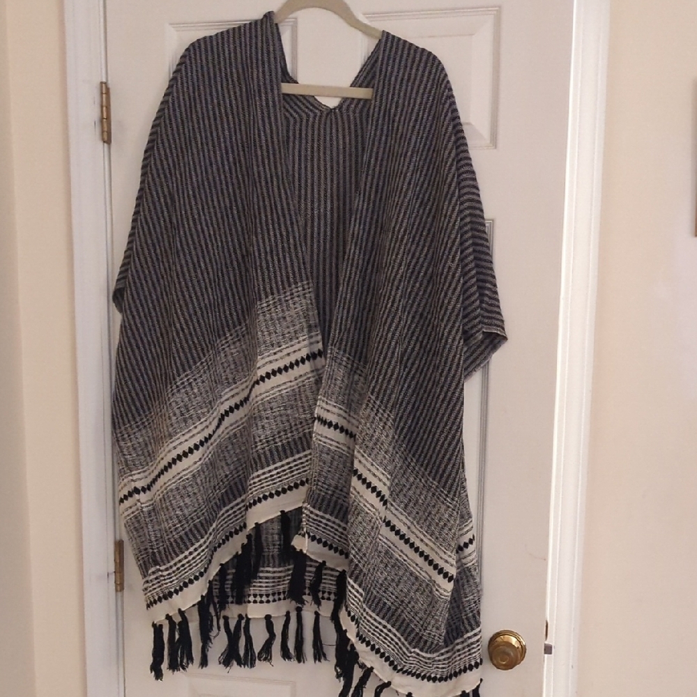 Loft Striped Black and White Tassel wrap
